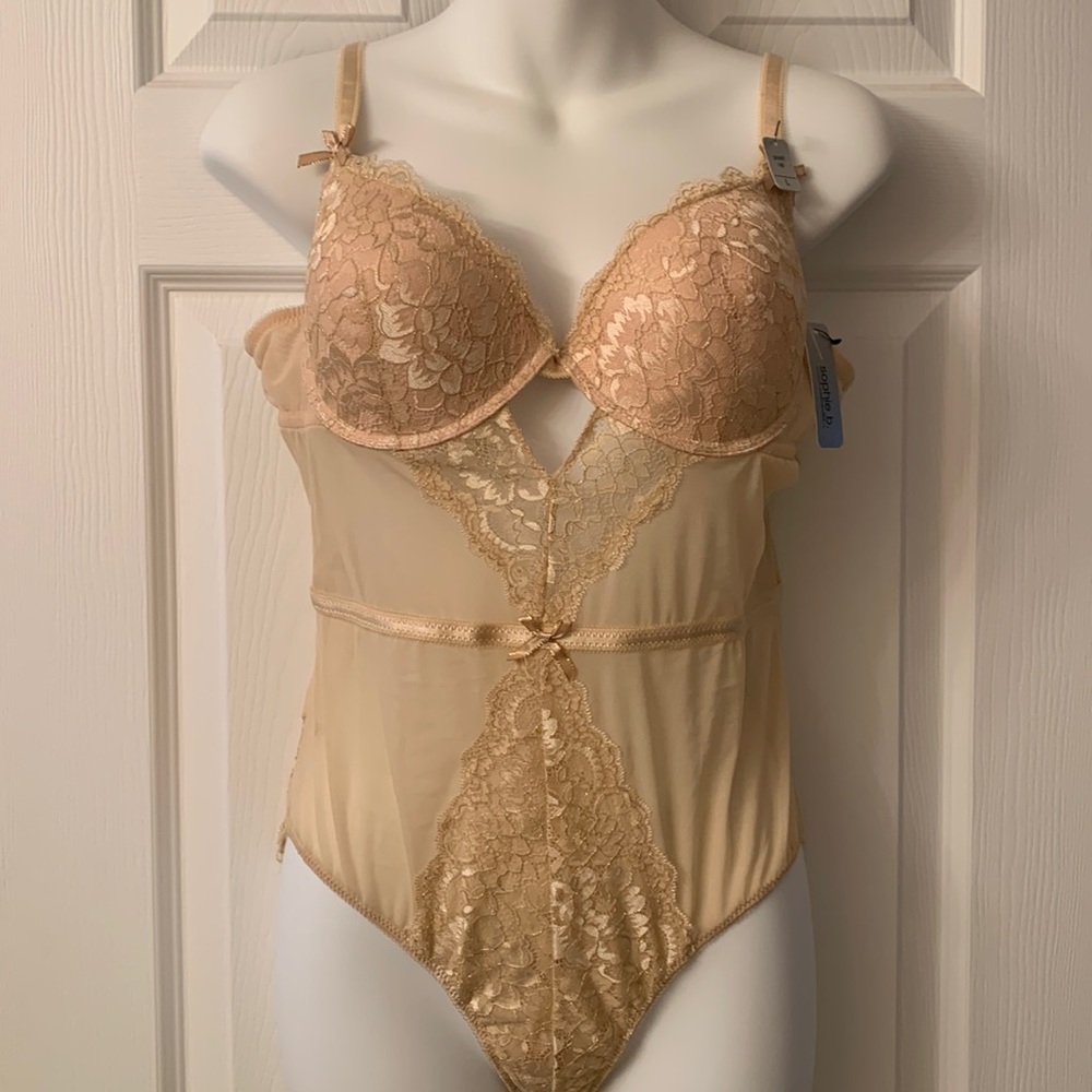 Sophie B Lace Shape-wear NWT